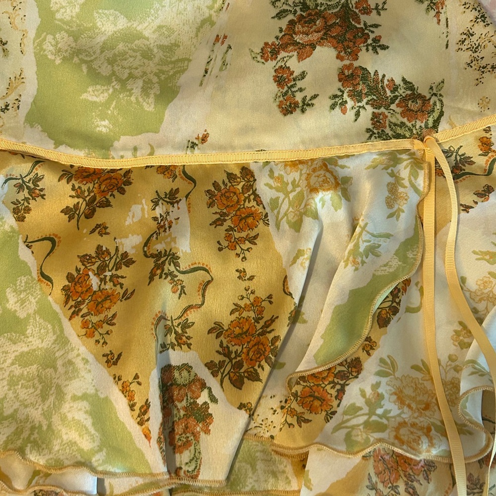 Kimchi blue cutie mini satin skirt - Picture 2 of 4